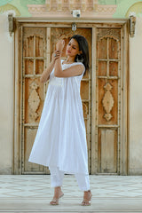 Nishigandha - White Sleeveless Cotton Kurta Coord Set