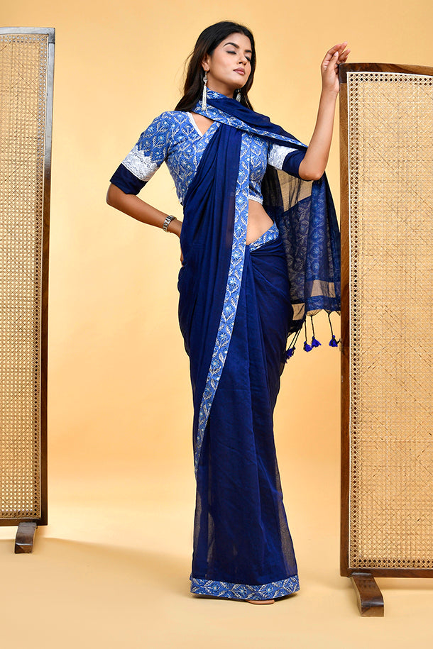 Elegant Handloom Mul Cotton Navy Blue Saree with White and Blue Accents